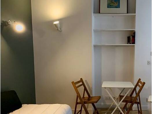 Appartement à louer 982 € 2 pièces 1 chambre 29 m² 1er étage Notre Dame Versailles 78000