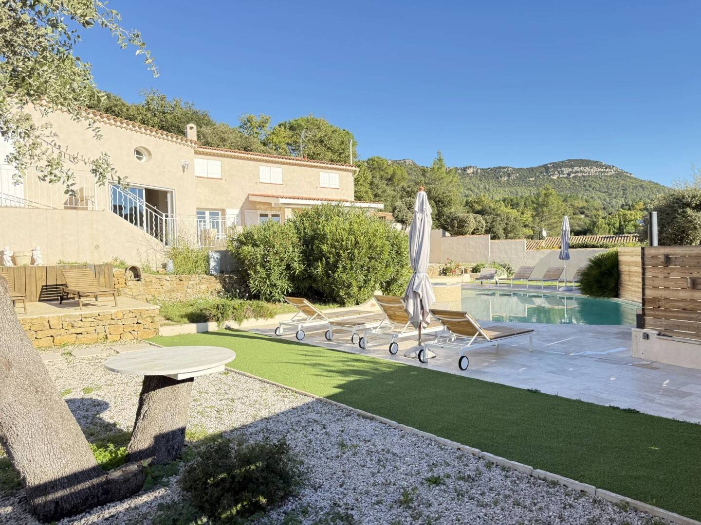 Maison à vendre, 206m², SAINTE ANASTASIE SUR ISSOLE
