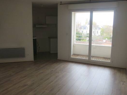 Appartement à louer 710 € 2 pièces 1 chambre 46,8 m² Étage 2/5 La Bastide Bordeaux 33100
