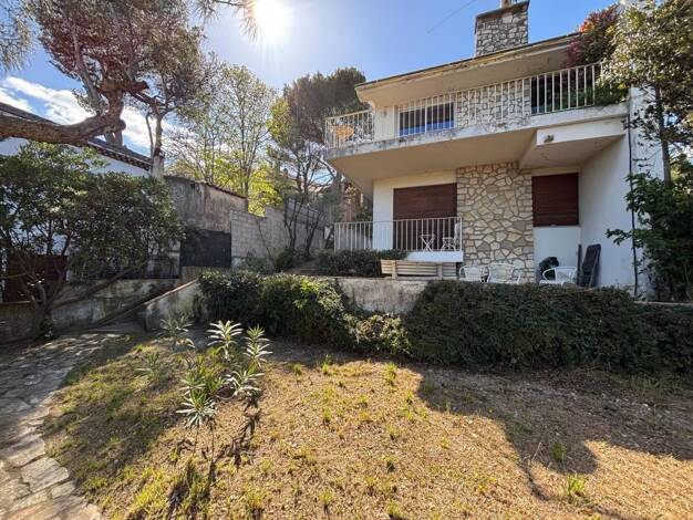 Maison à louer 1 790 € 4 pièces 3 chambres 122 m² Sud Les Angles 30133