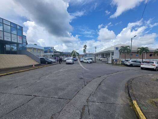 Espace bureau à louer 966 € 46 m² de bureaux Fort de France 97200