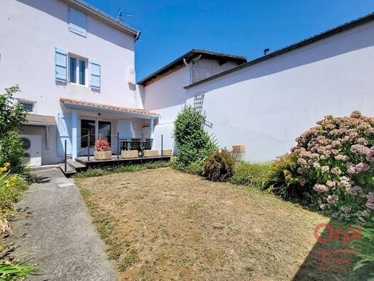 Maison de ville à vendre 180 000 € 5 pièces 4 chambres 131 m² 515 m² de terrain Amou 40330