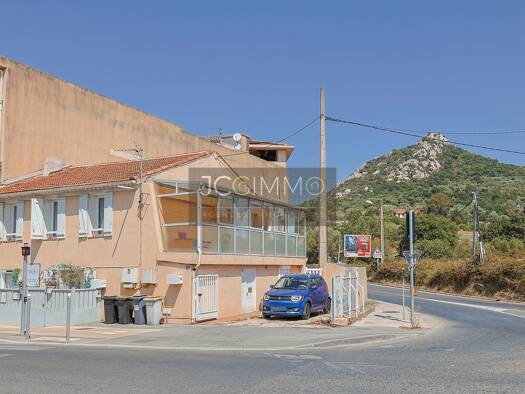 Maison à vendre 295 000 € 4 pièces 2 chambres 101 m² Hyères 83400