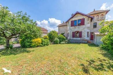 Maison à vendre 689 000 € 6 pièces 4 chambres 200 m² 963 m² de terrain Est Parempuyre 33290