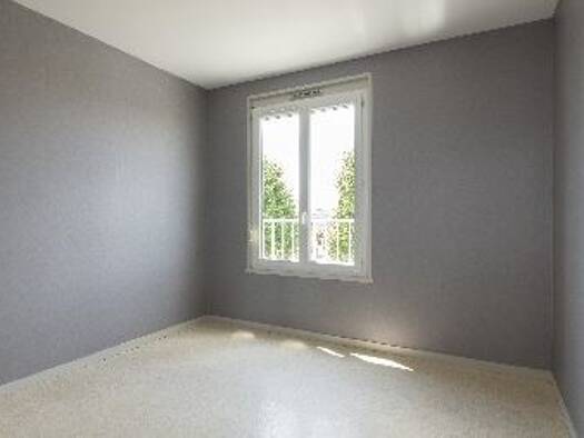 Appartement à louer 501 € 4 pièces 3 chambres 66 m² 4ème étage La Châtre 36400