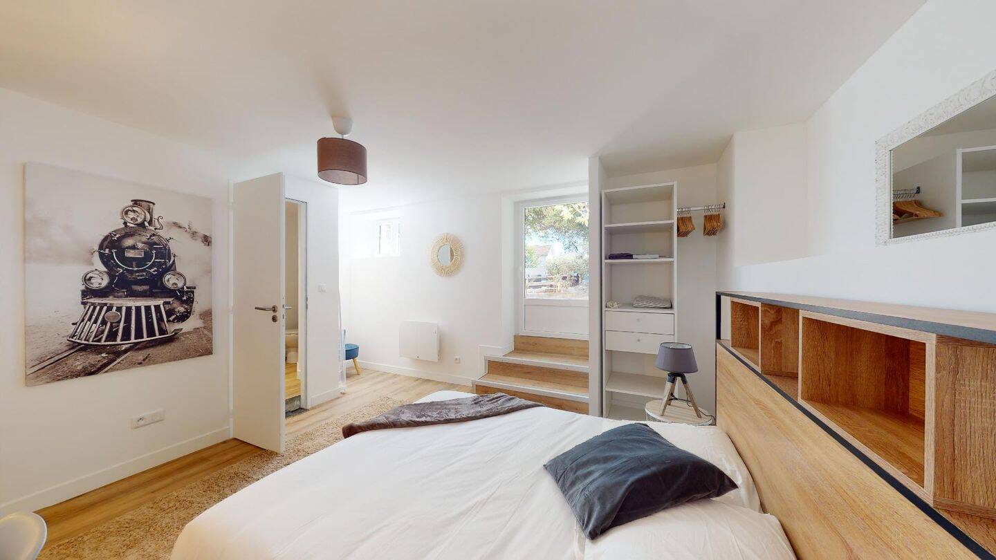 Maison 16 pièces — 17