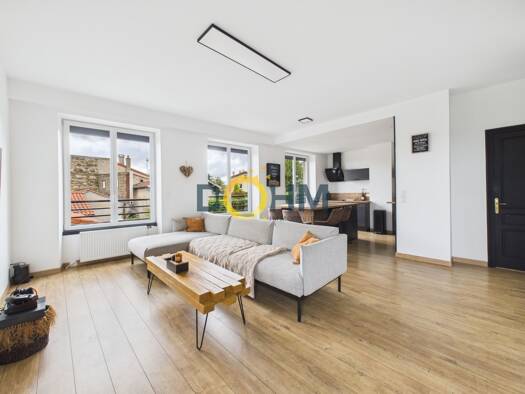 Maison à vendre 239 000 € 5 pièces 3 chambres 123 m² 77 m² de terrain St Genest Lerpt 42530