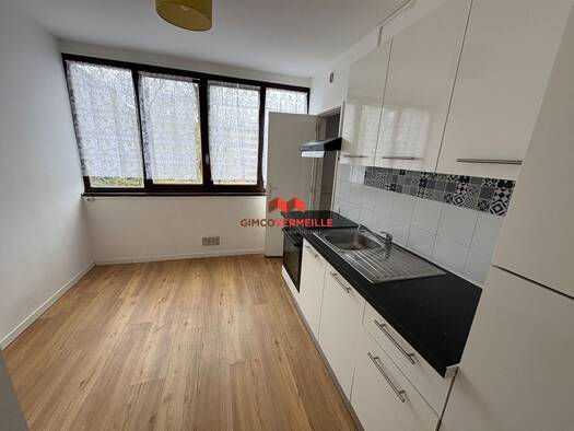 Appartement à louer 1 080 € 2 pièces 1 chambre 55 m² RDC/7 Parc Saint Cyr-Haut de Fontenay Fontenay-le-Fleury 78330