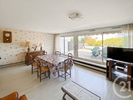 Appartement à louer 1 499 € 4 pièces 3 chambres 84,1 m² Étage 2/2 Champs-sur-Marne 77420