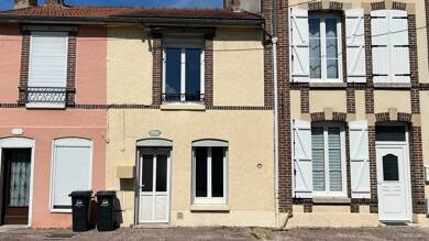 Maison à vendre 75 000 € 3 pièces 2 chambres 71,7 m² 138 m² de terrain Romilly sur Seine-Nord Est Romilly-sur-Seine 10100