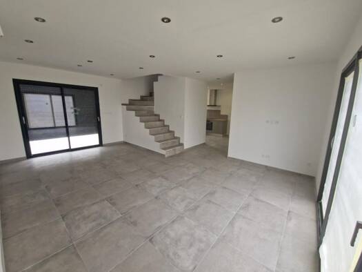 Appartement à louer 1 290 € 4 pièces 3 chambres 100 m² Mondragon 84430