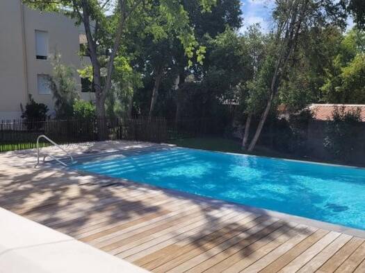 Appartement à louer 695 € 2 pièces 1 chambre 44 m² Étage 1/2 Casernes Nîmes 30000