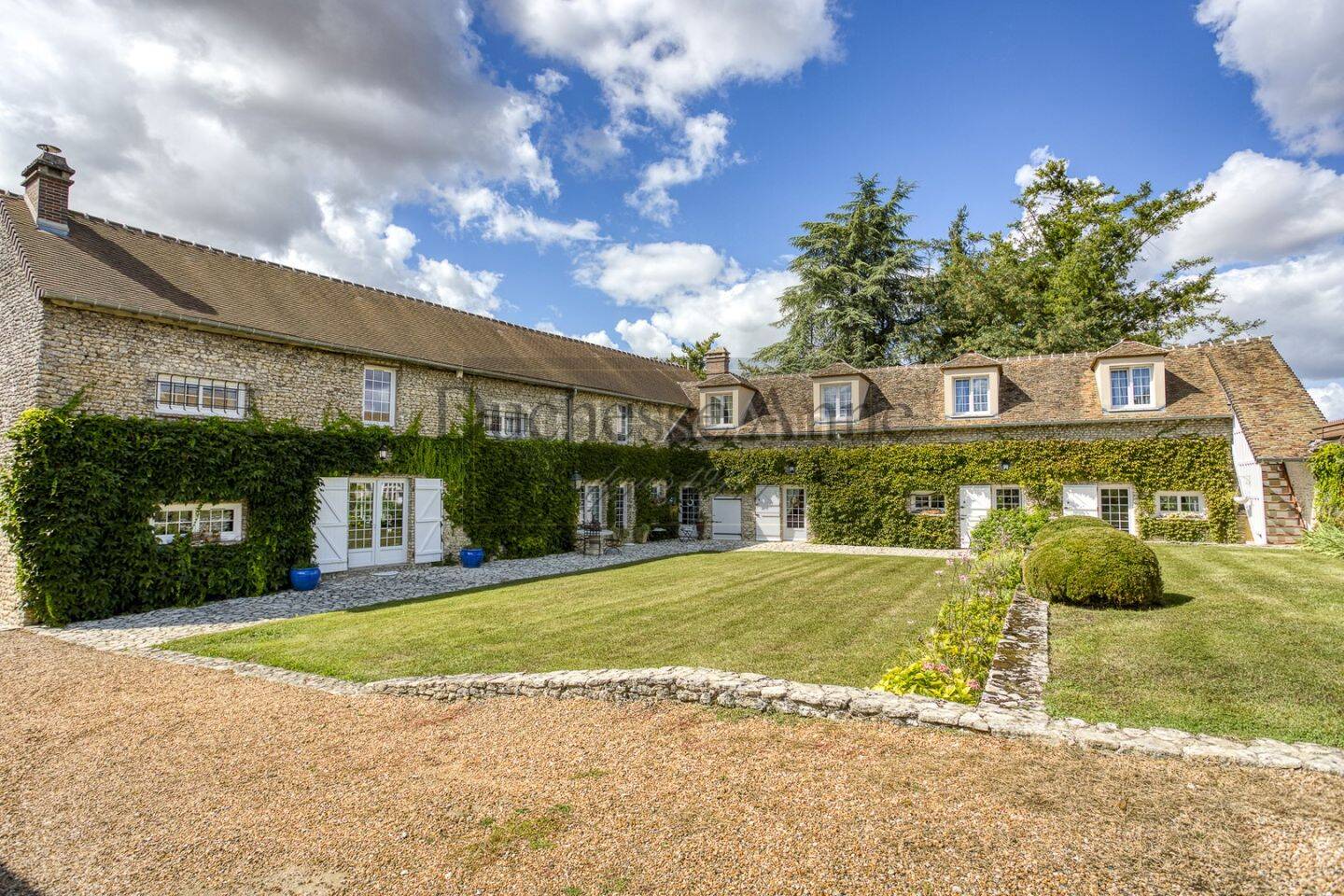 Maison à vendre, 400m², HOUDAN