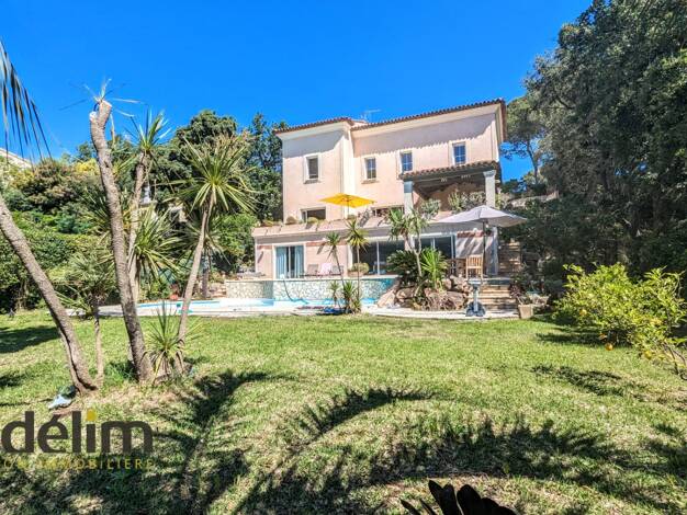 Villa à vendre 895 000 € 7 pièces 6 chambres 267 m² Valescure-Vaulongue-Clair Bois-Vallon Suveret St Raphael 83700
