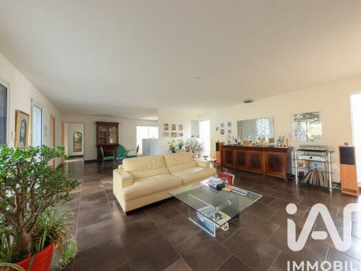 Maison de plain-pied à vendre 425 000 € 5 pièces 3 chambres 121 m² 381 m² de terrain Saint-Joseph Nantes 44300