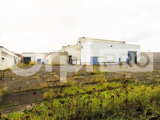 Entrepôt à louer 2 500 € 1 000 m² d'espace de stockage Soissons 02200