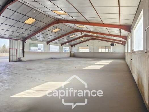 Entrepôt à louer 850 € 407 m² d'espace de stockage Bantanges 71500