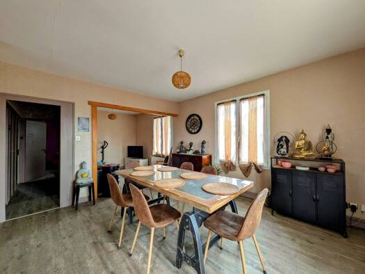 Maison de plain-pied à vendre 129 930 € 3 pièces 2 chambres 76 m² 672 m² de terrain Crevant-Descartes Thouars 79100