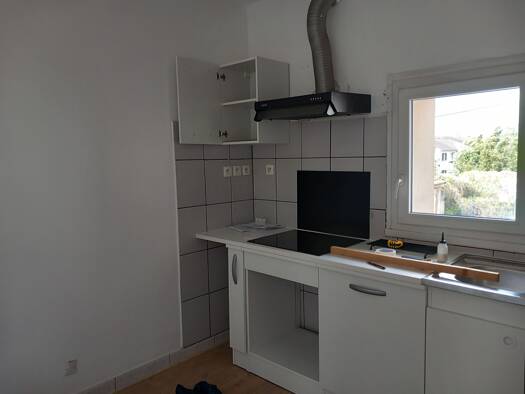 Appartement à louer 830 € 2 pièces 1 chambre 49,4 m² Étage 1/2 Vaujours 93410