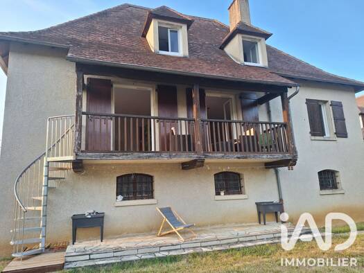 Maison à vendre 249 900 € 6 pièces 5 chambres 147 m² 500 m² de terrain Saint-Céré 46400