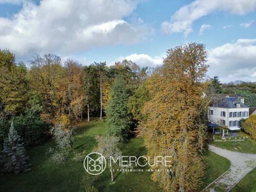 Maison à vendre 895 000 € 12 pièces 7 chambres 380 m² 13 035 m² de terrain Mercurey 71640