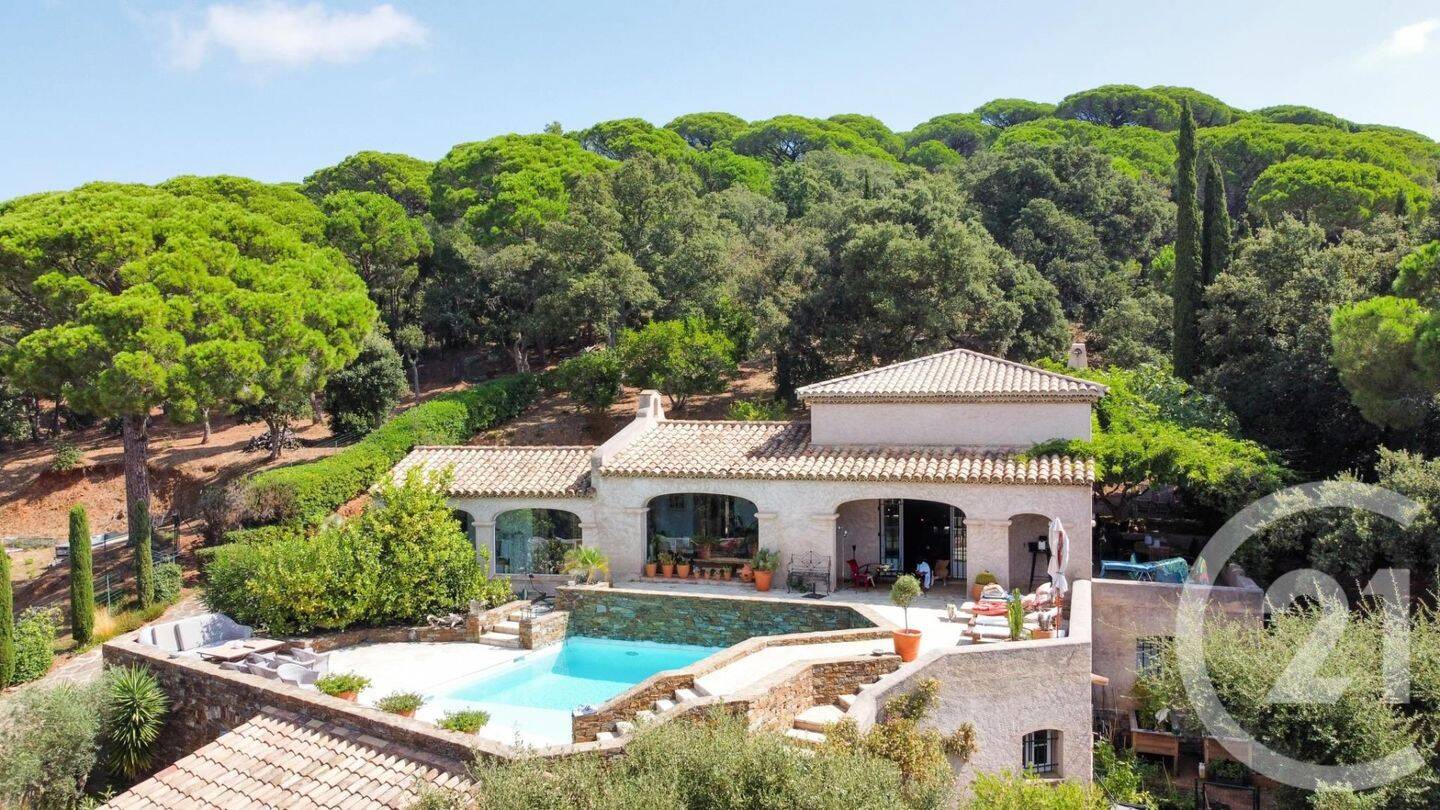 Maison à vendre, 261m², LA CROIX VALMER