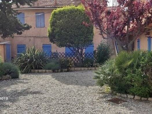 Appartement à louer 530 € 1 pièce 18 m² Étage 1/1 Marseille 12ème arrondissement 13012