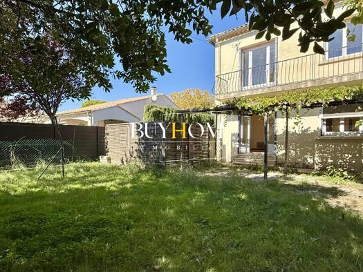 Appartement à vendre 225 000 € 3 pièces 2 chambres 70 m² RDC/1 L'Isle-sur-la-Sorgue 84800