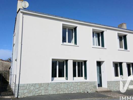 Maison à vendre 235 000 € 8 pièces 6 chambres 142,8 m² 397 m² de terrain Venansault 85190