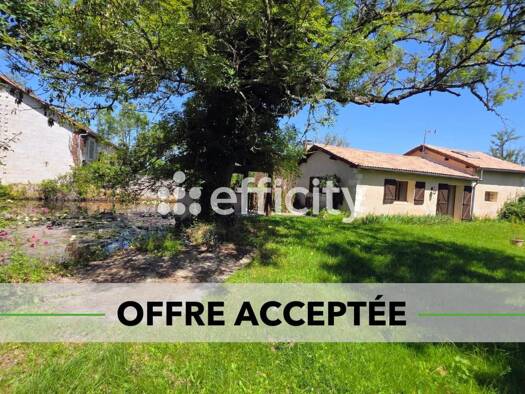 Maison de plain-pied à vendre 159 500 € 4 pièces 2 chambres 82 m² 3 600 m² de terrain La Jemaye-Ponteyraud 24410