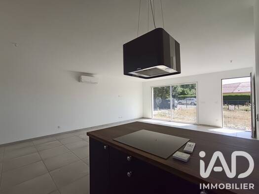 Maison de plain-pied à vendre 235 000 € 4 pièces 3 chambres 90,26 m² 1 075 m² de terrain Montaner 64460