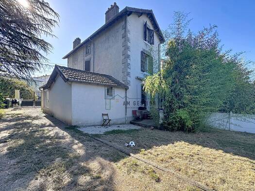 Maison à vendre 219 000 € 5 pièces 4 chambres 132 m² 712 m² de terrain Ouest Saint-Junien 87200