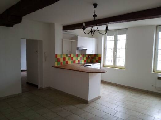 Appartement à louer 484 € 2 pièces 1 chambre 45 m² 1er étage Nord Est Avesnes-sur-Helpe 59440