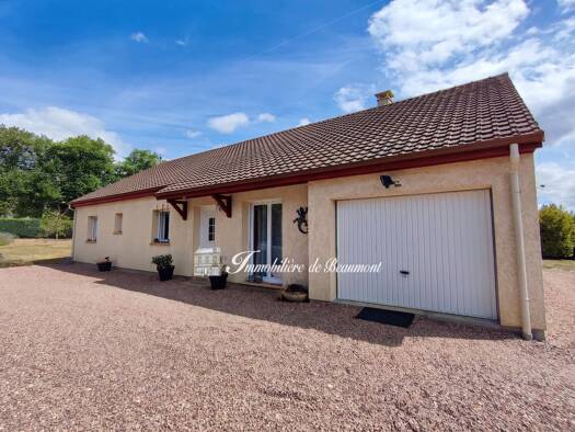 Maison de plain-pied à vendre 231 000 € 5 pièces 4 chambres 107 m² 1 177 m² de terrain Beaumont-le-Roger 27170