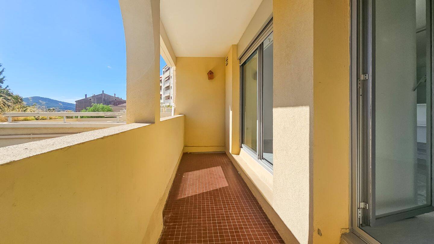 Maison à louer, 38m², HYERES