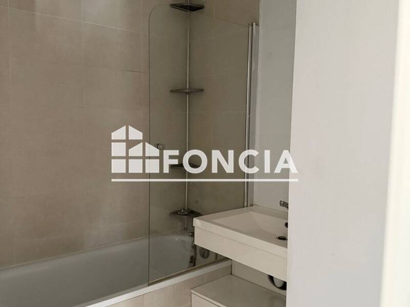 Maison à louer, 64m², MARSEILLE 3E