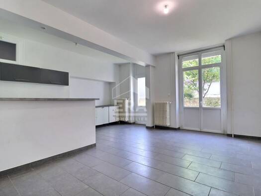 Appartement à vendre 169 000 € 4 pièces 3 chambres 89 m² RDC Saint Michel Est Etampes 91150
