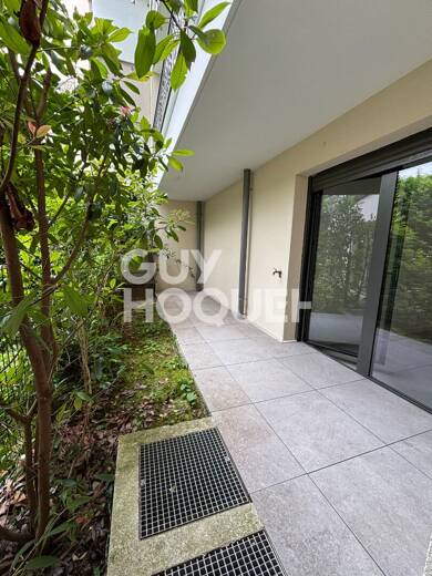 Appartement à louer 1 059 € 2 pièces 1 chambre 54 m² RDC/6 Rosny sous Bois 93110