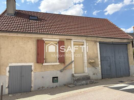 Maison à vendre 55 000 € 3 pièces 2 chambres 76 m² 236 m² de terrain Saint-Ambroix 18290