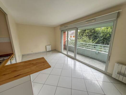Studio à vendre 130 000 € 1 pièce 27,2 m² Étage 2/3 Maurepas 78310