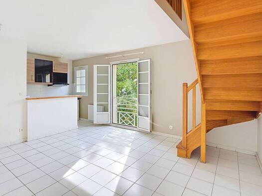 Appartement à vendre 220 500 € 2 pièces 1 chambre 42,19 m² Étage 2/2 Centre Nord Palaiseau 91120