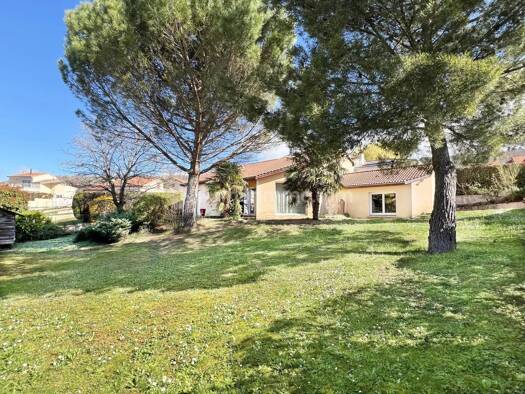 Maison à vendre 330 000 € 5 pièces 3 chambres 124 m² 773 m² de terrain Mirefleurs 63730