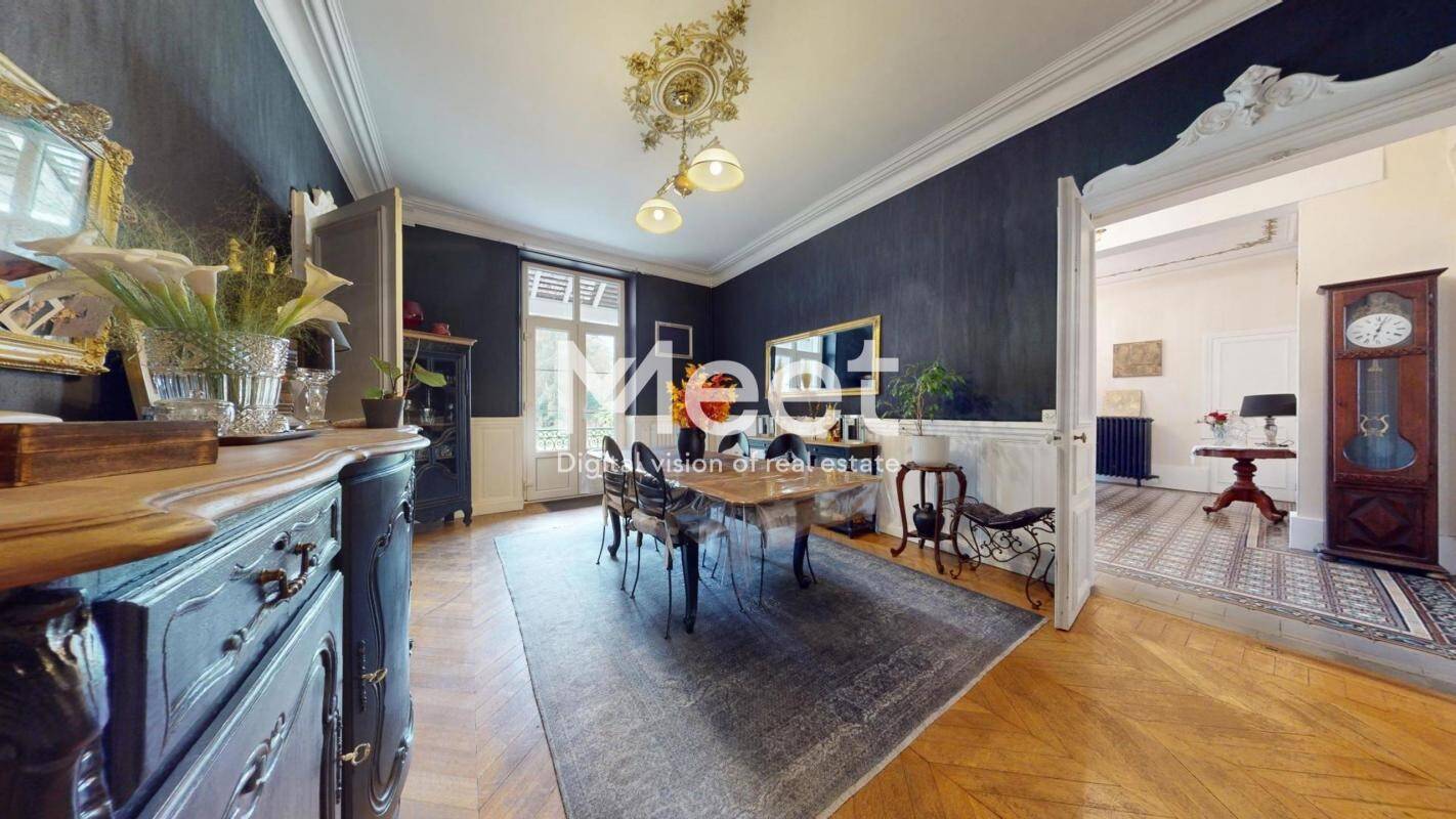 Maison à vendre, 425m², SAINT AMAND EN PUISAYE