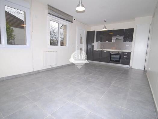 Appartement à louer 795 € 2 pièces 1 chambre 36,5 m² RDC/1 Quartier-Ancien-Glaises Saint-Michel-sur-Orge 91240