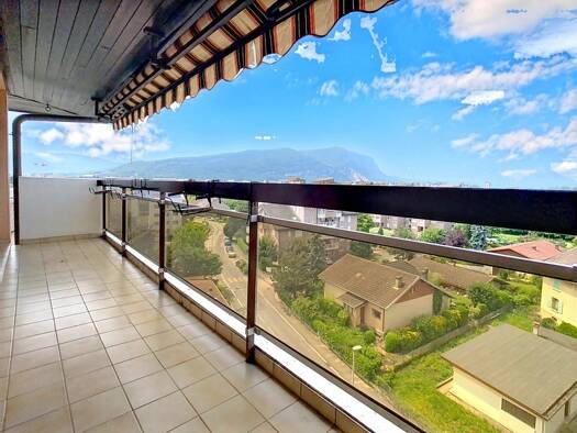 Duplex à vendre 395 000 € 4 pièces 3 chambres 104 m² Étage 6/6 Est Ambilly 74100