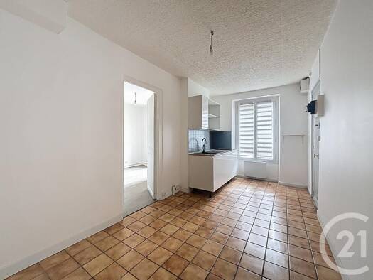 Appartement à louer 640 € 2 pièces 1 chambre 27,2 m² RDC Brunoy 91800