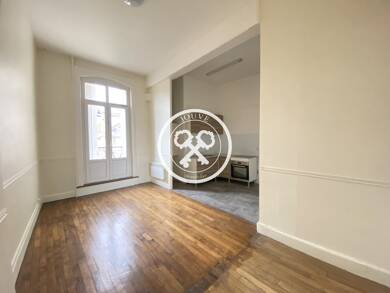 Appartement à louer 680 € 3 pièces 2 chambres 57 m² Étage 1/2 Troyes 10000