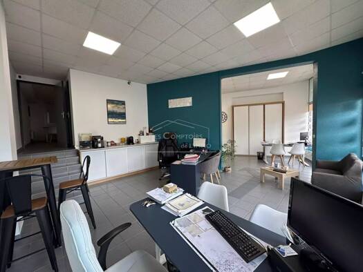 Local commercial à louer 1 200 € 77 m² de surface de vente Parc Paysager Saint-Nazaire 44600