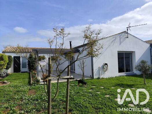 Maison de plain-pied à vendre 467 000 € 5 pièces 3 chambres 131 m² 538 m² de terrain Puilboreau 17138