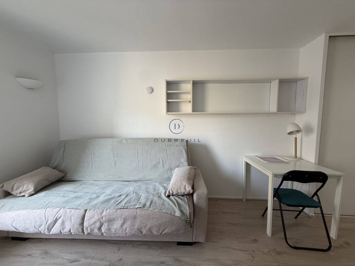 Maison à louer, 17m², COURBEVOIE
